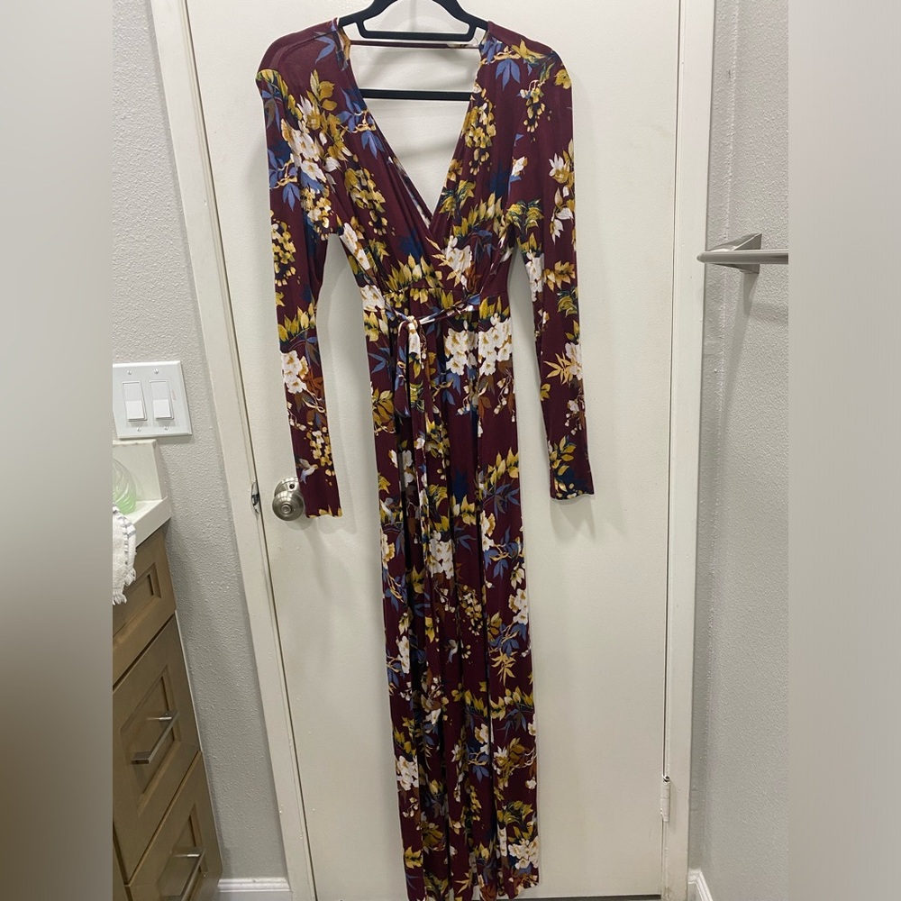 Jessica Simpson Women's Maternity V-Neck Maxi Dress